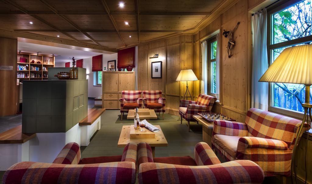 Hotel St. Anton Fiè Esterno foto