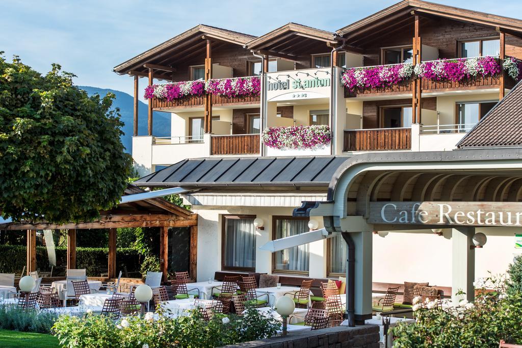 Hotel St. Anton Fiè Esterno foto