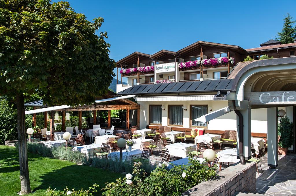 Hotel St. Anton Fiè Esterno foto