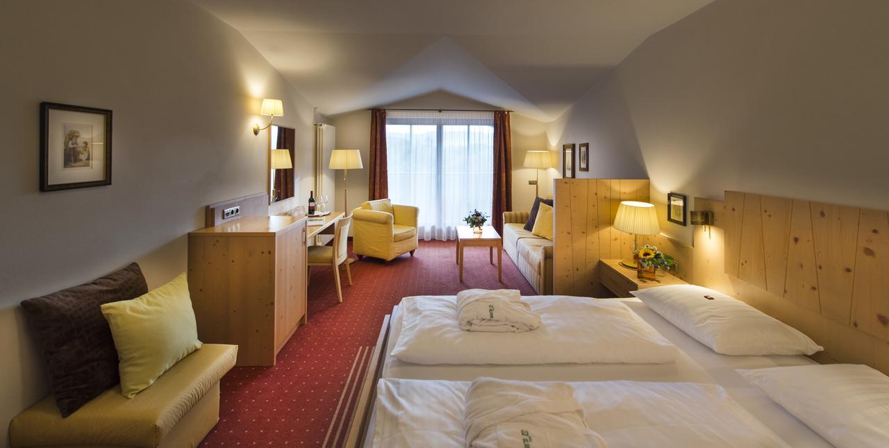 Hotel St. Anton Fiè Esterno foto